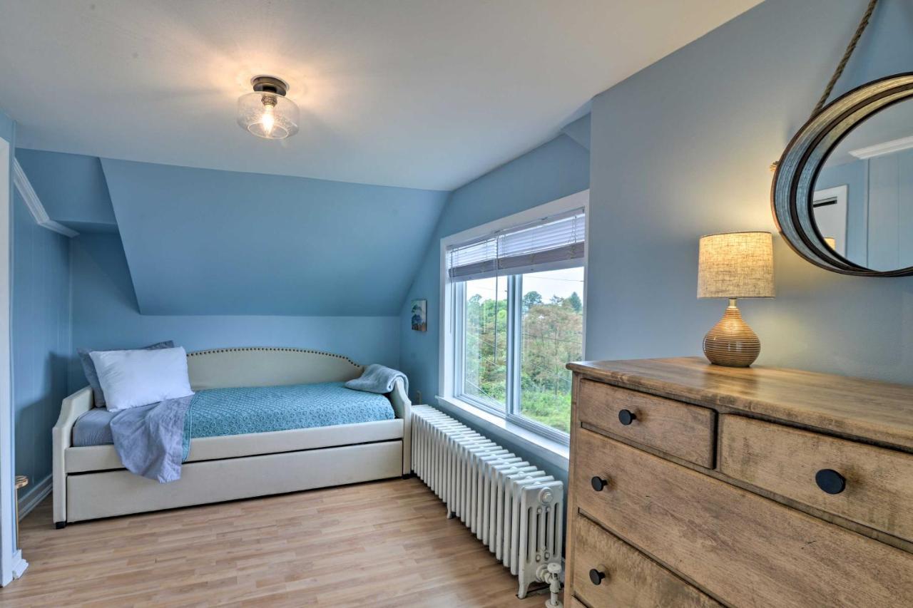 Enchanting Family House With Balcony Less Than 3 Mi To Wvu! モーガンタウン エクステリア 写真