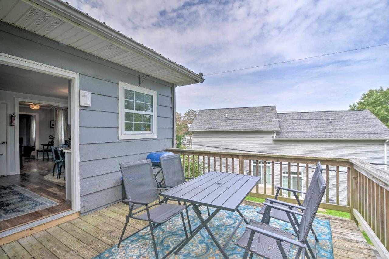 Enchanting Family House With Balcony Less Than 3 Mi To Wvu! モーガンタウン エクステリア 写真