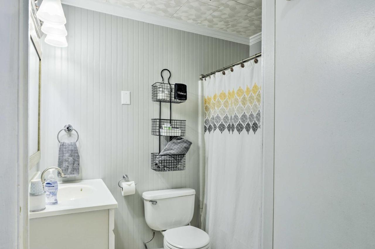 Enchanting Family House With Balcony Less Than 3 Mi To Wvu! モーガンタウン エクステリア 写真