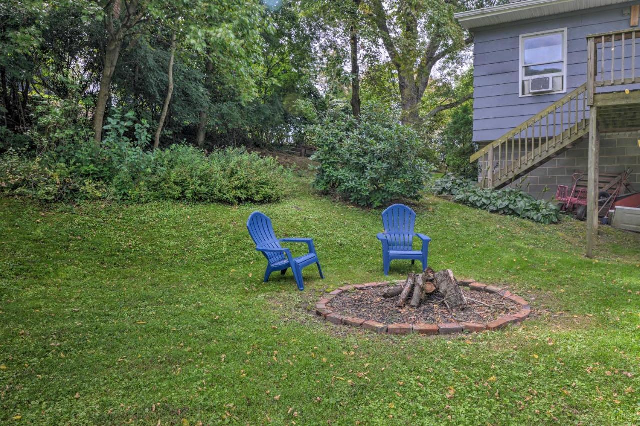 Enchanting Family House With Balcony Less Than 3 Mi To Wvu! モーガンタウン エクステリア 写真